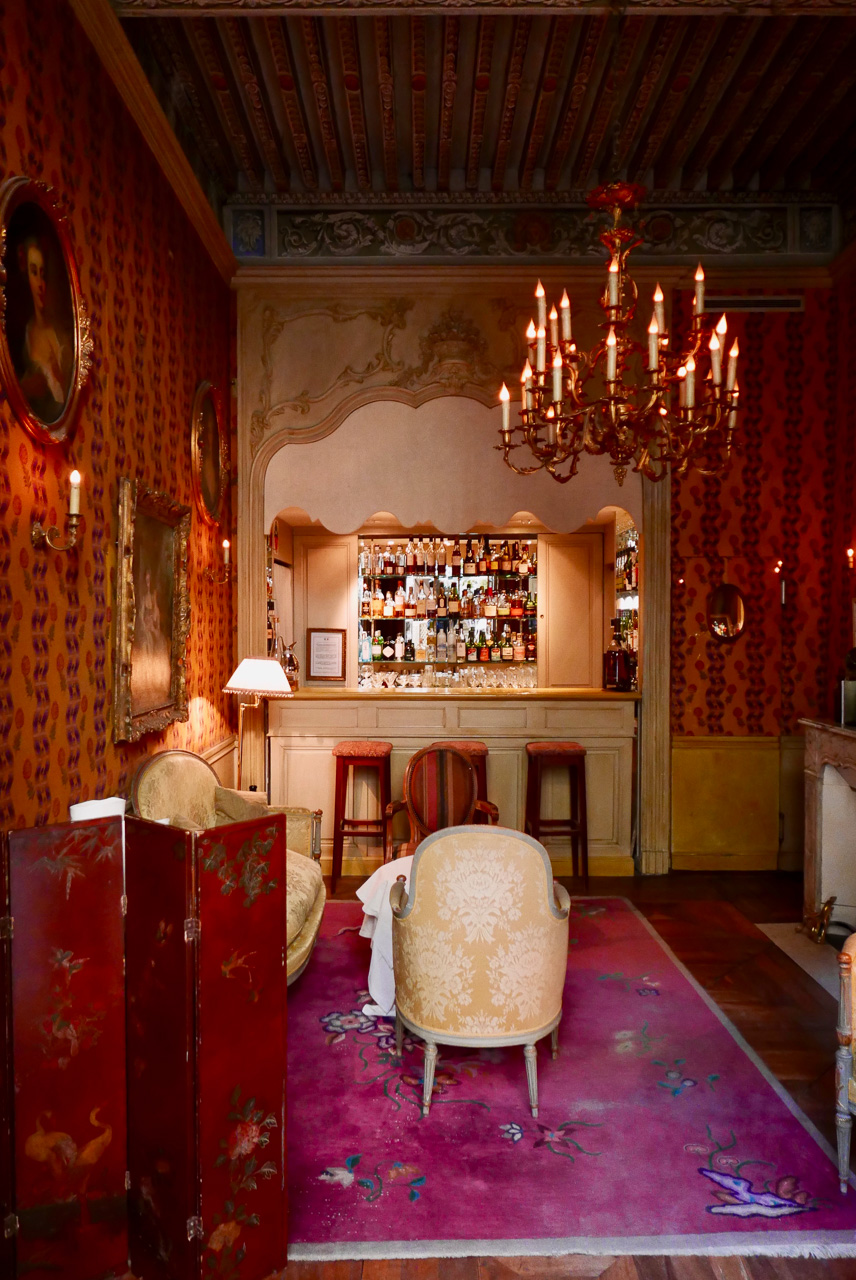 Cara Sharratt Travel - La Mirande - Bar - Avignon, France