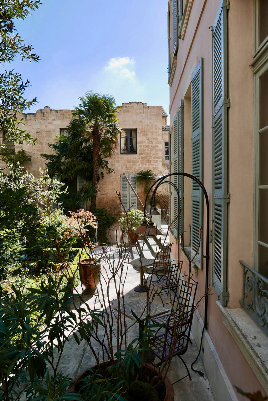 Cara Sharratt Travel - La Mirande - Outside - Avignon, France