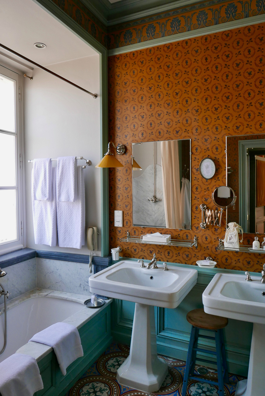 Cara Sharratt Travel - La Mirande - Bathroom - Avignon, France